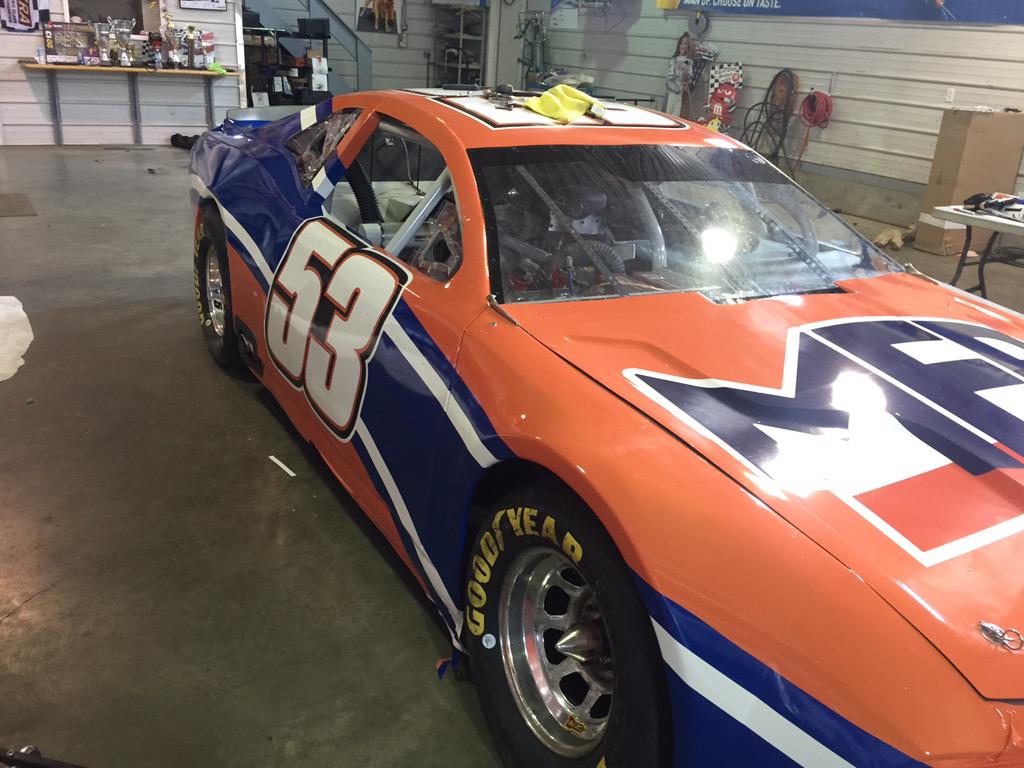 Car is ready for younger brother @AdamDowler3 to join <a href="/NASCARHomeTrack/">NASCAR_Roots</a> <a href="/EIRNASCAR/">EIR - NASCAR TRACK</a> #ncats in <a href="/EdmontonOilers/">Edmonton Oilers</a> colors