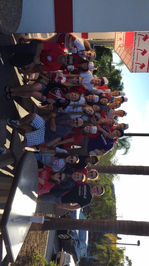 HCHSActivities's tweet photo. Hinsdale Central invades In-n-Out! @RedDevilsAD #CADAcamp http://t.co/K5Yh69no0o