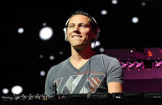 siapa nama asli "TIESTO ? mention jawaban kamu ke kita +<a href="/LockersCare/">Shoes Treatment</a> dgn #WakeUpQuiz. dan dapetin hadiahnya...!