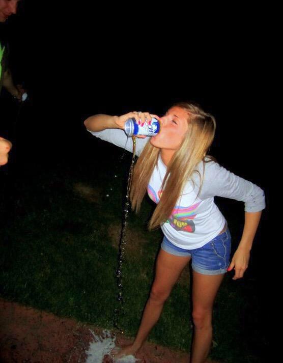 CauseWereGuys's tweet photo. That beer deserved better http://t.co/2iIFMP6LNJ
