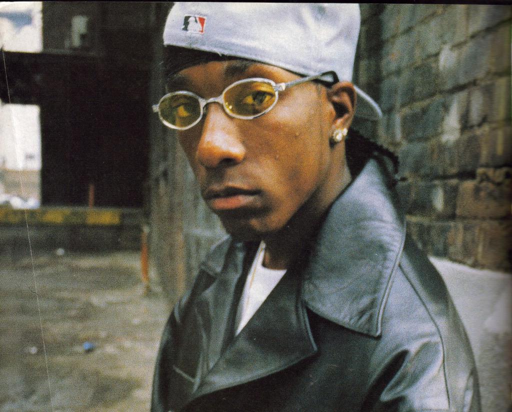 instagrvm's tweet photo. #RIP Big-L 🔥🙏🏾👆🏾🎶 http://t.co/0lR6MaNLMi