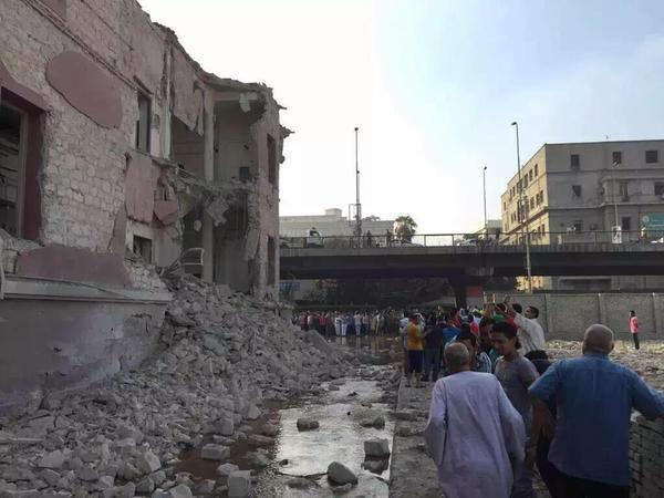 AJELNEWS24's tweet photo. عاجل 🔴

إنفجار في #مصر يؤدي إلى ﺗﺪﻣﻴﺮ ﻣﺒﻨﻰ ﺍﻟﺴﻔﺎﺭﺓ ﺍﻹﻳﻄﺎﻟﻴﺔ ﻓﻲ #ﺍﻟﻘﺎﻫﺮﺓ ﺑﺸﻜﻞ ﺷﺒﻪ ﻛﺎﻣﻞ،ووقوع إصابات

#انفجار_القاهرة
- http://t.co/RdYFufjqy2