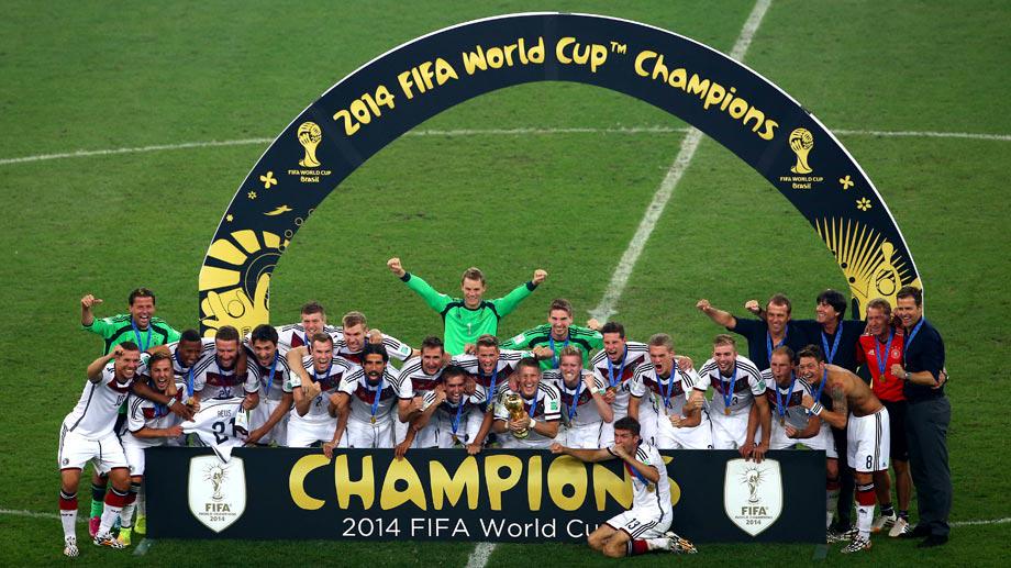 Heute vor 1 Jahr: Das <a href="/DFB_Team/">DFB-Team</a> wird durch das 1:0 n.V. gegen Argentinien in Rio zum vierten Mal #Weltmeister.