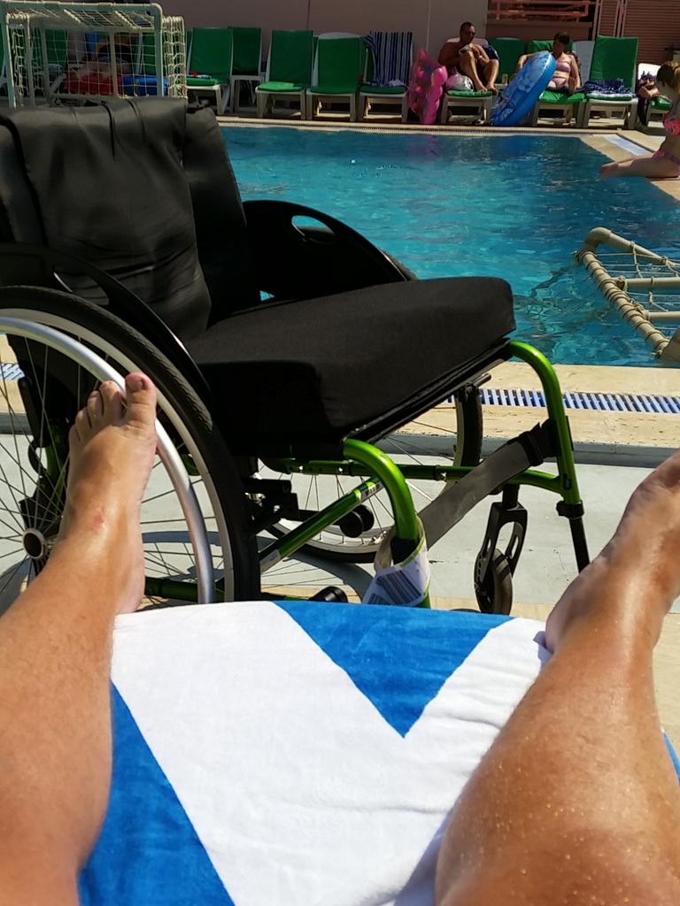 maccasixty7's tweet photo. Saturday morning at 10.22 and it's 32 degrees... 😆🌞🌞 http://t.co/PQhJML1xUB