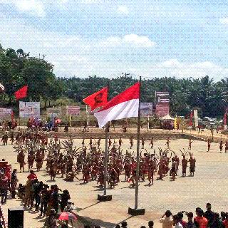 WayaSatyaN's tweet photo. Lestarikan adat budaya dirik dayak ☺😇 http://t.co/vyBxfkij8D