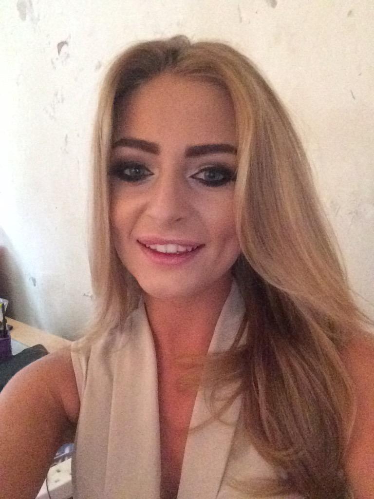 iGlamourr's tweet photo. Gorgeous makeup by Lydia xxx http://t.co/mYae3sqDeT