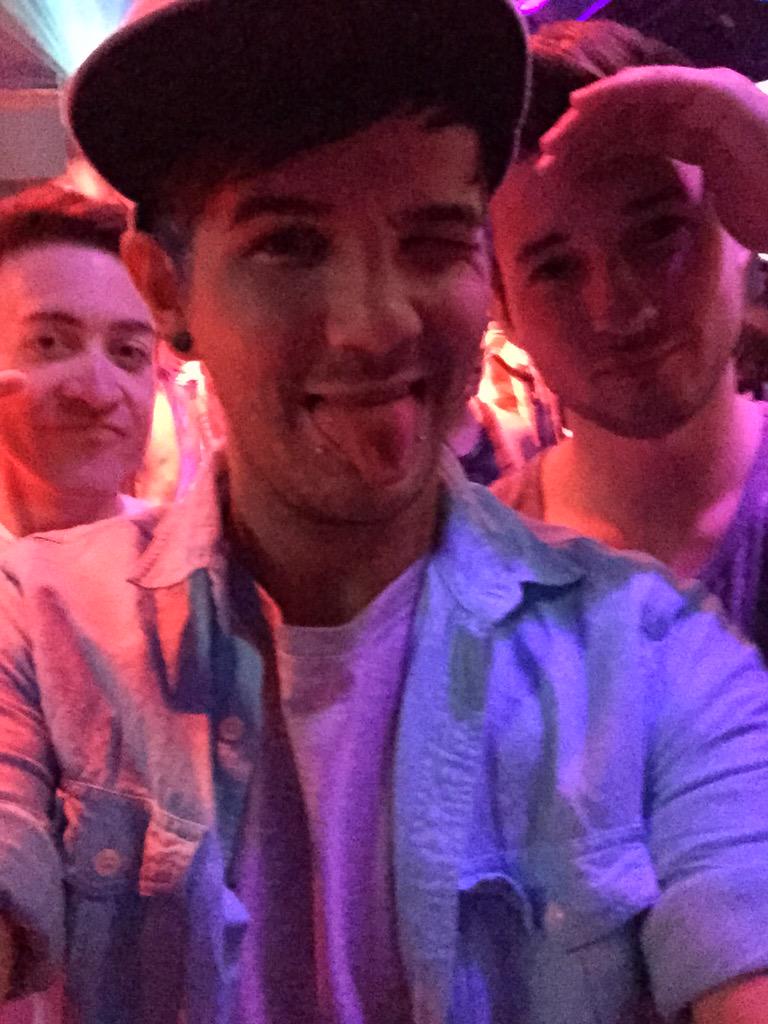MatthewLush's tweet image. 👯👯👯