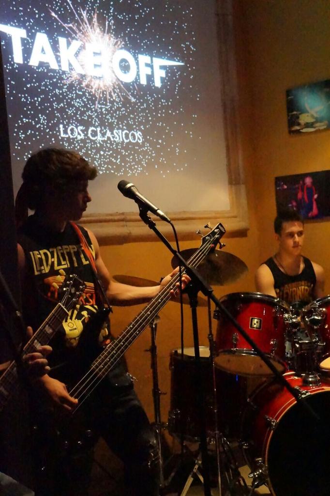 TakeOffCuenca's tweet photo. Increible el concierto de anoche, muchisimas gracias a todos por venir;) http://t.co/AeYx4f4APr