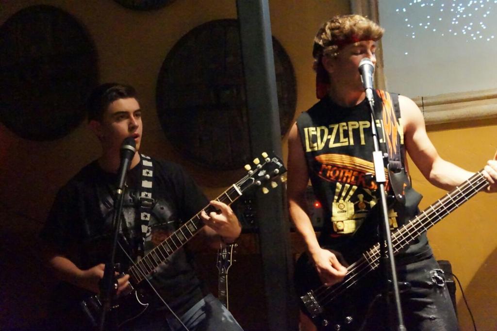 TakeOffCuenca's tweet photo. Increible el concierto de anoche, muchisimas gracias a todos por venir;) http://t.co/AeYx4f4APr