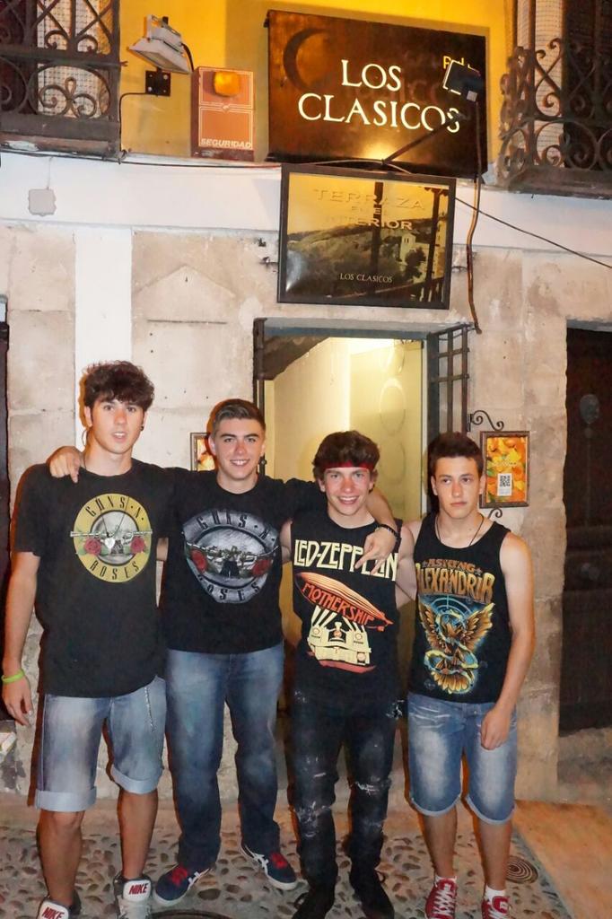 Increible el concierto de anoche, muchisimas gracias a todos por venir;)