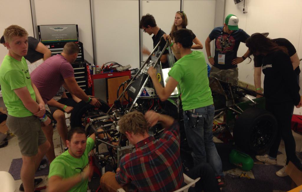 DesigningMaking's tweet image. @DesigningMaking: @ExeterFS working hard - Good luck at #FSUK15 Thanks for designing in @SOLIDWORKS @SolidSolutions