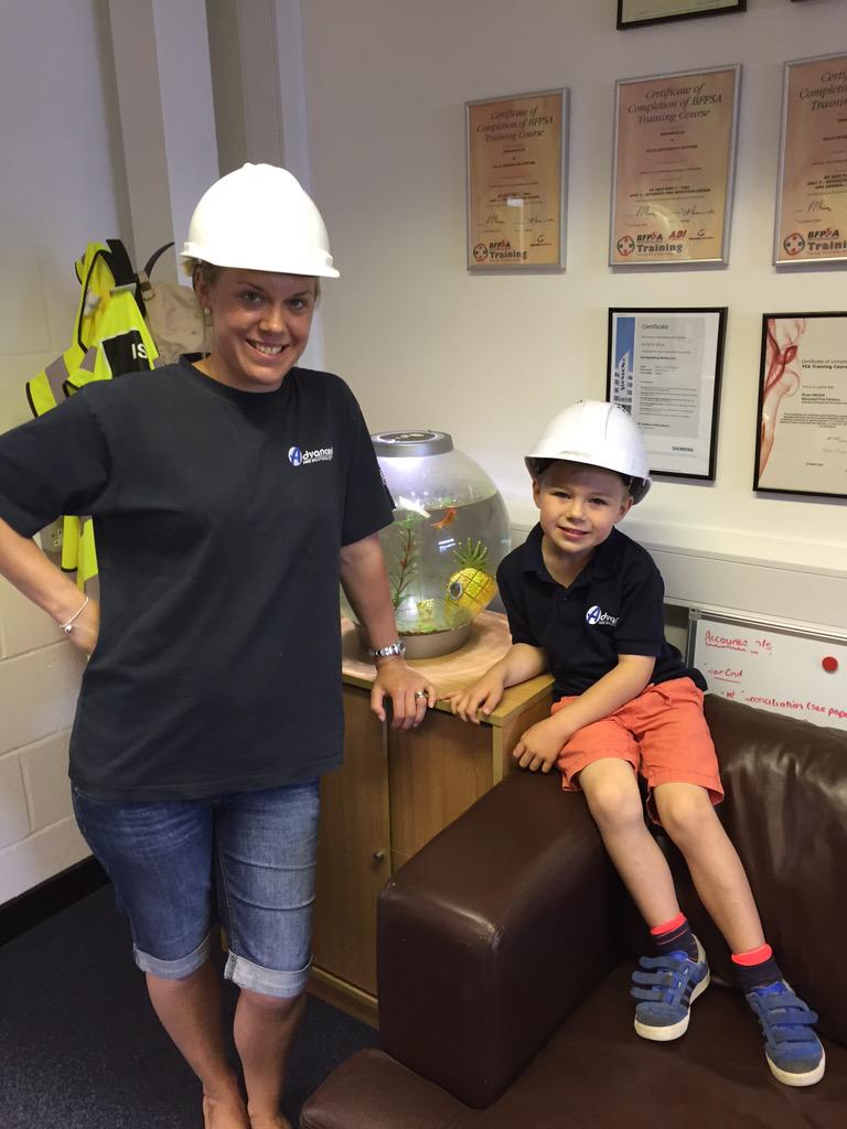 AFSfireuk's tweet image. Working hard on a Saturday! It's a family thing!