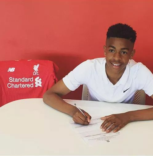 CorneliusUchen2's tweet photo. Liverpool just sign#korede bello http://t.co/kfs4vShDjl