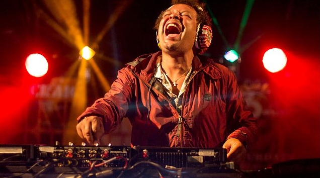   wishes funk + soul legend Craig Charles ( a very happy birthday. Keep groovin\ sir! 
