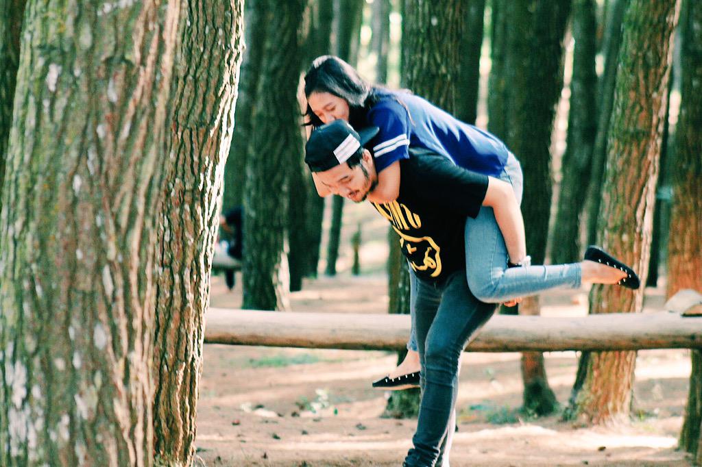 Talk like bestfriend , play like children , argue like husband and wife , protect like brother and sister 💑