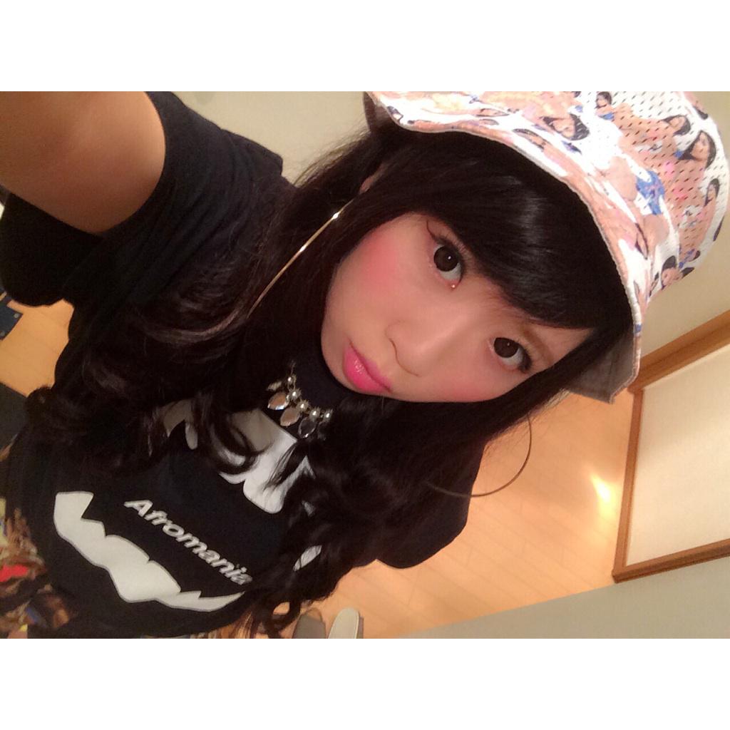 C_pooon's tweet photo. 今日は#REAL_ROCK_RETURN に〜〜〜💟
#ootd #girl #afromania #kiba #tee #hudson_outerwear #nicki_minaj #bucket_hat http://t.co/ezlt6Fm9dQ