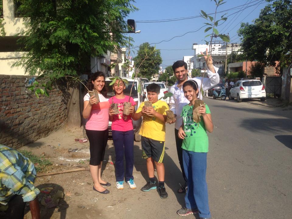 dreamdoc77's tweet photo. @iamavnishj 
Thank you for Earth Hour 2014!!!
#1CroreTreesIn1Hour http://t.co/MzepyR2xSh