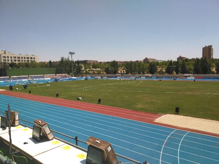 atletismoRFEA's tweet photo. Todo listo en Moratalaz para la disputa del #MeetingMadrid2015. Síguenos a partir de las 17.30. http://t.co/UVy6D4AVb6