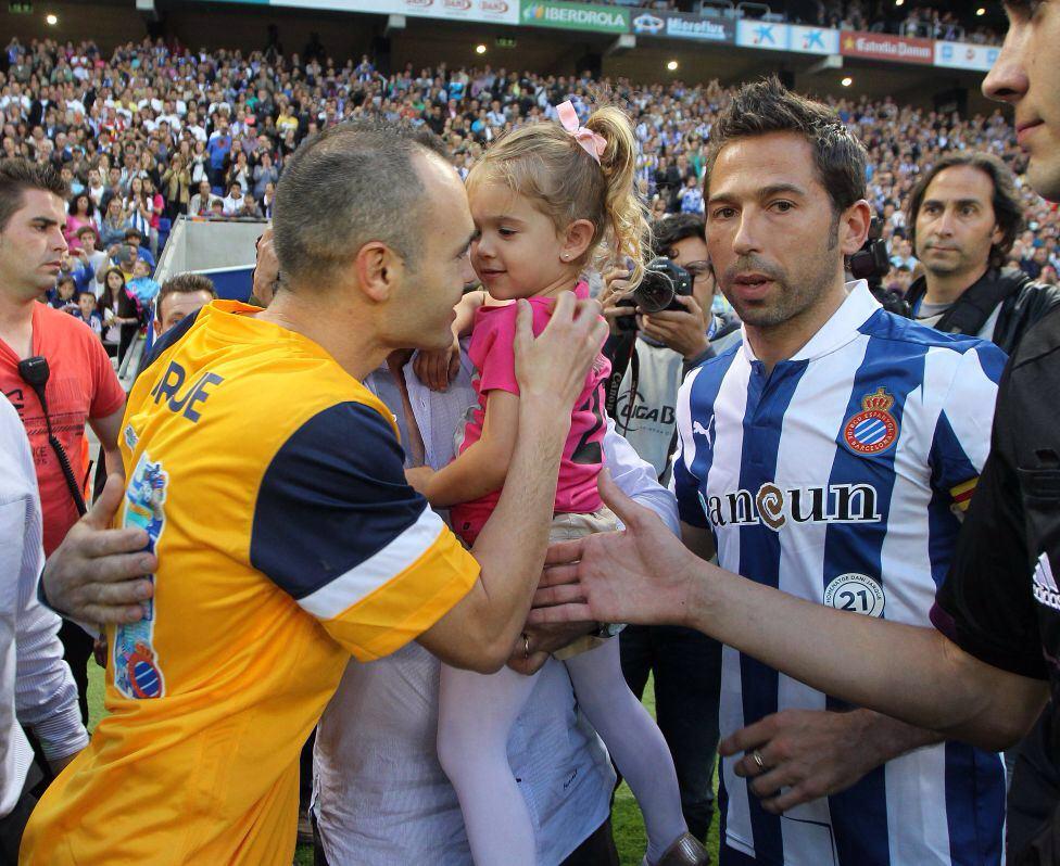 RCDEspanyol's tweet photo. ¡5 años ya, @andresiniesta8! Pero nuestra gratitud sigue siendo enorme, como lo fue tu tributo a Dani #eterno21 #RCDE http://t.co/tmXY7S9VB6