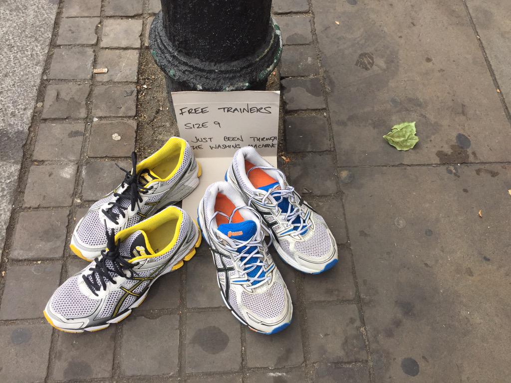 Invisibletrail's tweet photo. What do people do with their old #running trainers? These were gone in 30mins! #ukrunchat #recycle @ASICSeurope http://t.co/mEWbKvjQbr