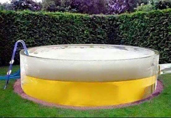 CERVESA_ILLA's tweet photo. El nostre paradís (RE)Fresca't! #EpicPool #Estiu #Verano #Summer #CraftBeer #CervesaArtesana #CervezaArtesana CRUSAT http://t.co/bB0n0XVvdg