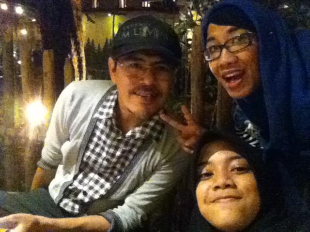 Mantap kali bukber @KARNIVOResto: tasty food n NGENYANGIN,great value 4 money,Gorilla punchnya sueger,tp long queue