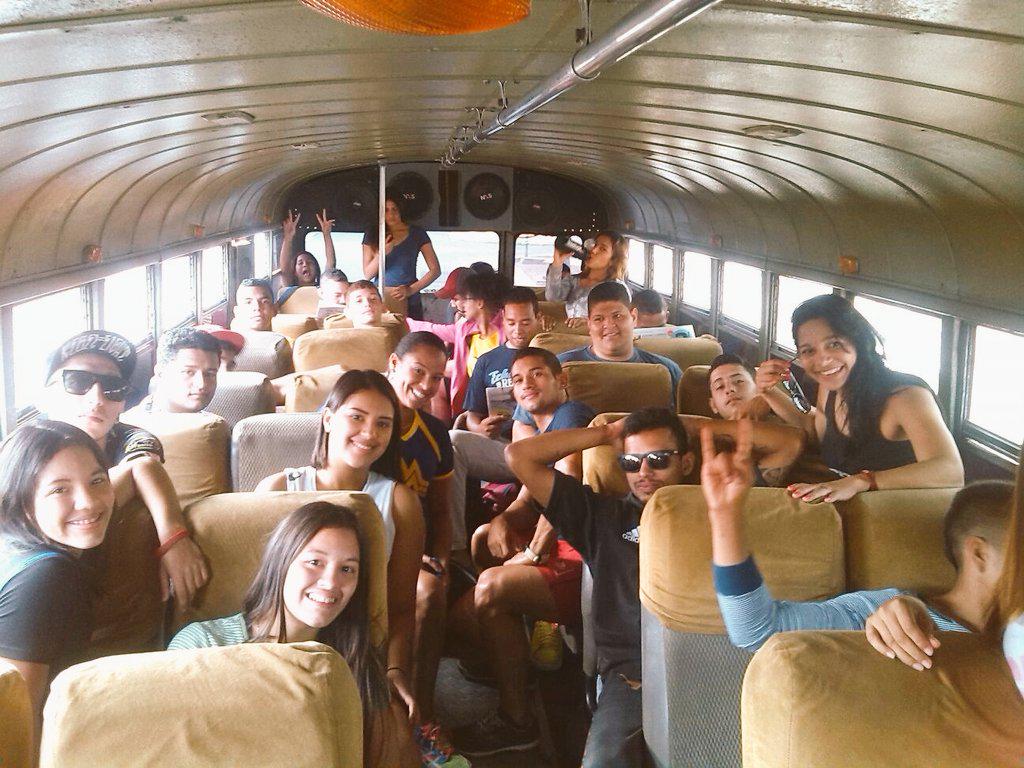 CheetahsCrfc's tweet photo. Rumbo a barquisimeto a representar nuestra Cabimas.. @cabimasrugby @CheetahsCrfc @CaciquesCabimas que viva el rugby!! http://t.co/cfk3696DRx