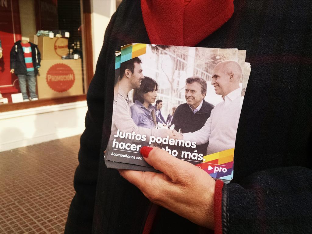 GuillermoPenia's tweet photo. Juntos podemos hacer mucho más! Vamos @horaciorlarreta la @bacomuna7 está con vos! @edumacchiavelli @PROCapitalBA http://t.co/P2RuROkf2o