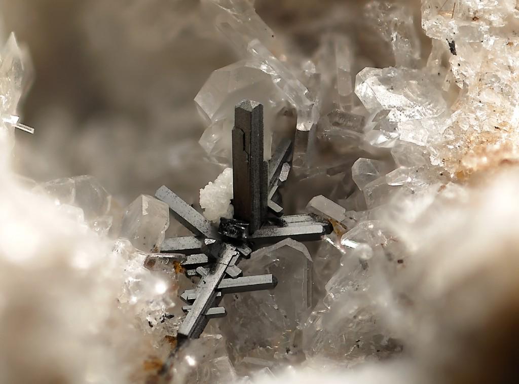 mineraltweets's tweet photo. Rutile from Wannenköpfe, Ochtendung, Germany
Photo by Fred Kruijen #micromount
http://t.co/Wr6j3apNnK http://t.co/Zyj4BY0t4u