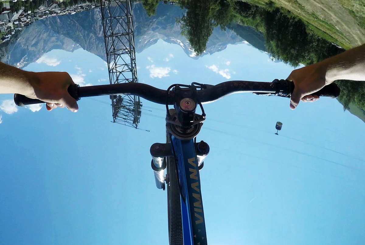 RockShox's tweet photo. Things look a little different when you're @AnthonyMessere. #ChargeHigher @Crankworx @2ALPES http://t.co/lPzFhELpR1