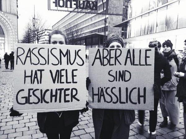 Niemals aufhören zu retweeten! #fuckracism #keinmenschistillegal #keinbockaufnazis