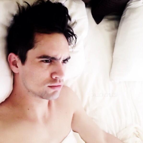 Castiel (@wingtipwaltz) on Twitter photo 