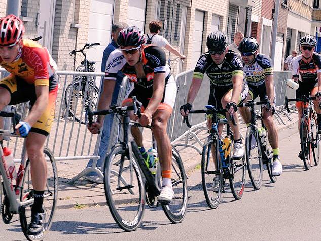 torestrepo's tweet photo. Hoy criterium rapido con l equipo #atom6 🇧🇪 @BiciGoga @nuestrociclismo @mundociclistico @PARbelaezR @ligapostobon http://t.co/1wYHraiUjS