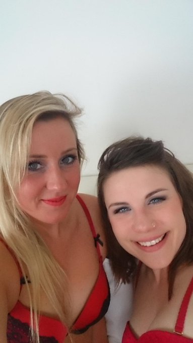 Jetzt online auf Visit mit KrystalSaint ;) Wir freuen uns auf euch <3 http://t.co/1X0DmkkrfC http://t<a href="/tag/camgirl"class="tags"><span>#camgirl</span></a>