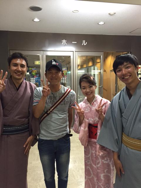 横山雄二 広テレのアナウンサー の落語会に行って来た これくらいかなぁ って思ってた想像の何倍も凄かった 写真は左から 照日家まい九 こと森拓磨アナ 照日家あさ香 こと有田優里香 アナ 照日家まと平 こと小野宏樹アナ ウチもなんかしよ 笑 横山雄二 広テレのアナウンサー の落語会に行って来た これくらいかなぁ って思ってた想像の何倍も凄かった 写真は左から 照日家まい九 こと森拓磨アナ 照日家あさ香 こと有田優里香 アナ 照日家まと平 こと小野宏樹アナ ウチもなんかしよ 笑