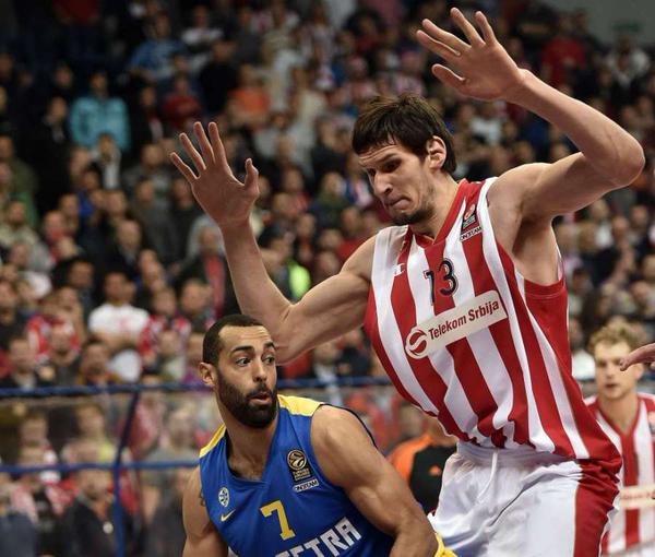 Zona TUDN on X: #NBA: Boban Marjanovic de 2.21 metros de altura ha firmado  por un año con los Spurs.  / X