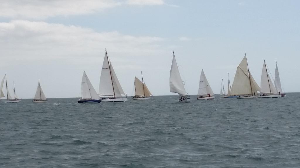 DevonWoodenBoat's tweet photo. @CCRegatta just after the start from the @Hayesparsons hospitality boat. #classic #yacht #racing http://t.co/JP1rPWQfHQ
