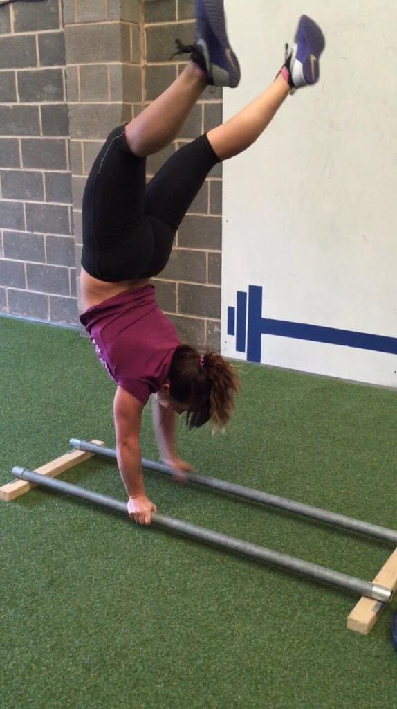 hanbeau3's tweet image. What I do the most! Yay!! #handstands #CFEM @CFEM16 #skills #boom