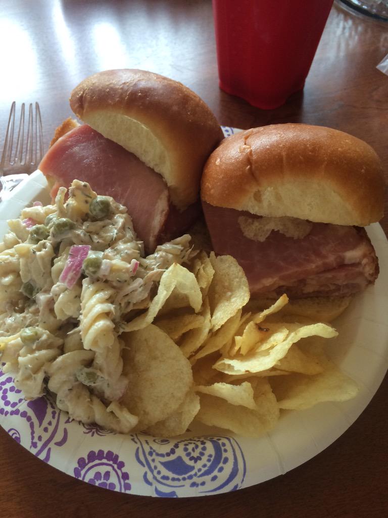 MSeffinga63's tweet photo. Pre golf feast #WeberClassic http://t.co/HYv8OFpiRV