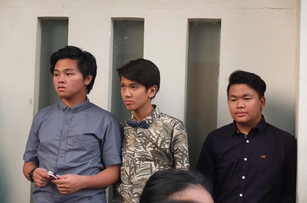 TweetAmbyar's tweet photo. Dari NET - SCTV - TTV. Kalian nyanyi No Lypsinc &amp; We Proud Of you boys @iqbaale @AlvaroMaldini1 @TeukuRyz 😘😘😘 http://t.co/irttVjkN4m