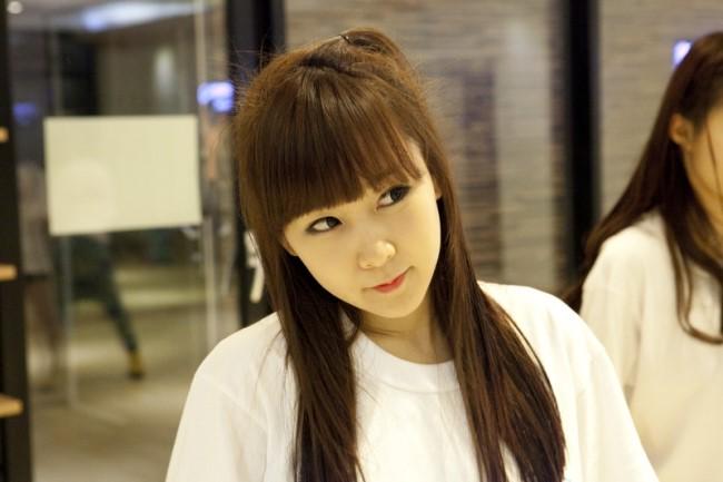 5CrayonPop_TH's tweet photo. นุ้งเวย์ตอนเป็นเทรนนิ่ง หน้าม้าก็มาาา #HappyBirthdaytoWAY2015 http://t.co/Jp8yRK7m3q