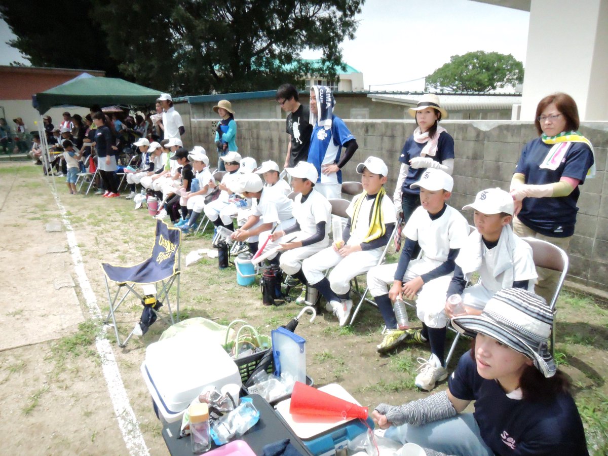 報道ワカヤマ בטוויטר きょう開幕した和歌山市中学総体野球競技で初めての光景 紀之川vs西和で紀之川吹奏楽部が高校野球 顔負けの演奏を披露 西和も負けじと地元少年チームの砂山球児と手作り応援グッズを手にした保護者らが大声を張り上げ応援合戦 会場を盛り上げた