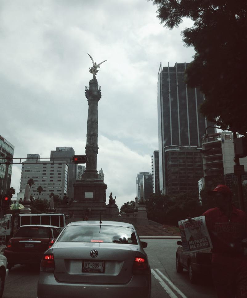 roro_zepeda's tweet photo. Llegando para el festival @Craftbeermx #exporeforma con @Syriah_labanda #mipadremedaño http://t.co/rI6QoNk6Rw