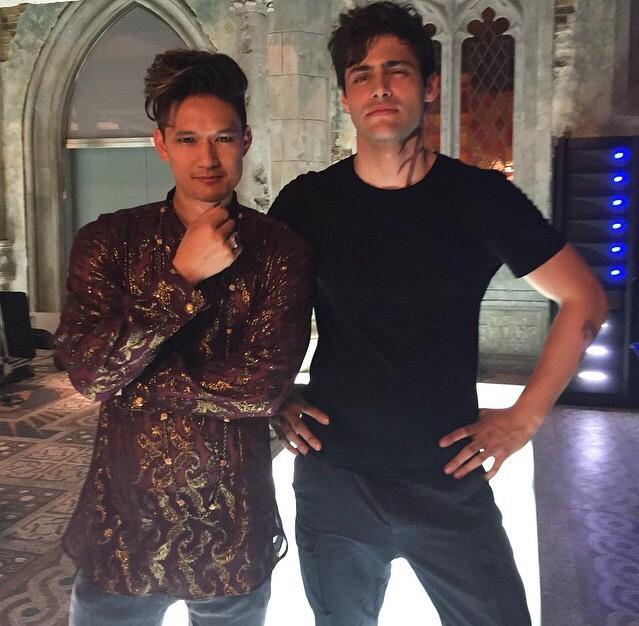 MInstrumentsUK's tweet photo. RT If you ship Malec #Shadowhunters http://t.co/JbYoLYz5Xi