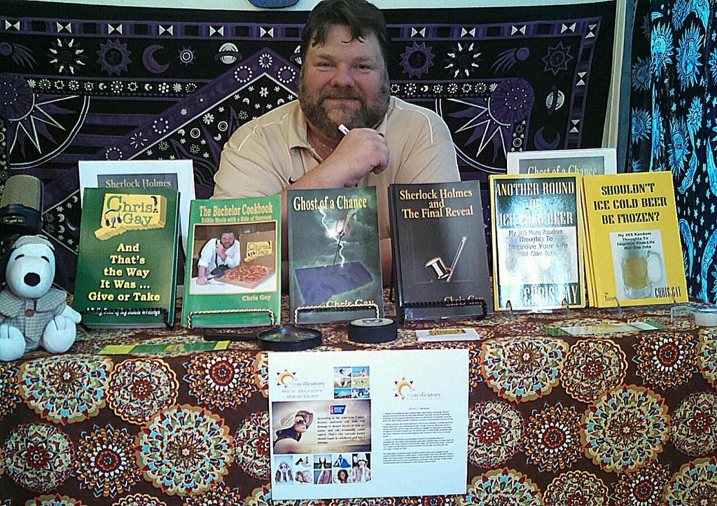 Sundicators's tweet photo. Author @ChrisGay13 promoting #Sundicators /PrettyPale at a book signing. #amazingsupport #health #humor #author #skin http://t.co/jAAEfAnI2N