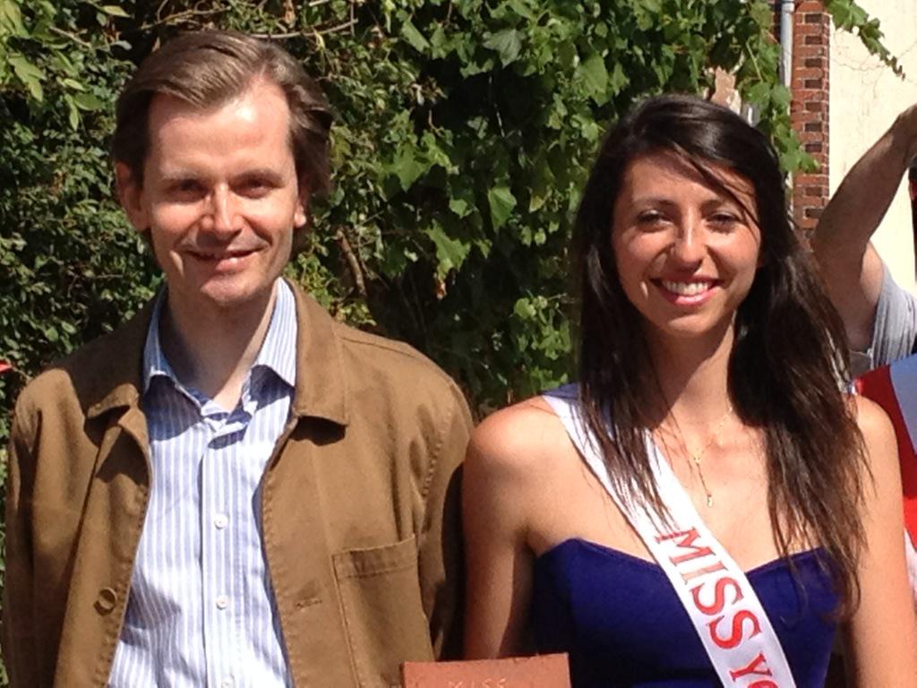 Embedded image permalink