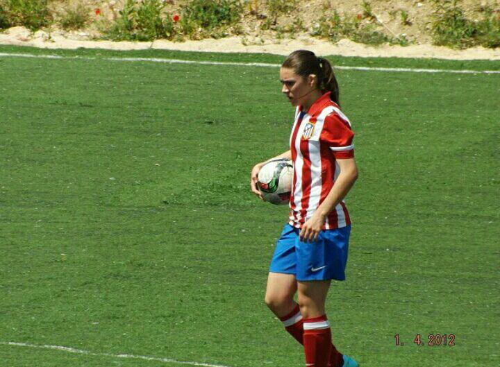 Con el 17 <a href="/sandracalvo_17/">Sandra Calvo</a> un guante en la pierna derecha,calidad y sacrificio.ENHORABUENA CAMPEONA DE LIGA Y COPA