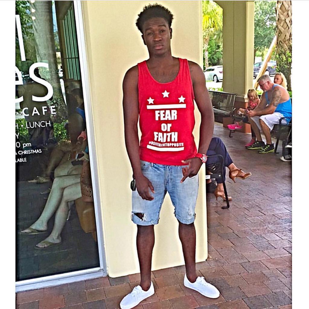 DffrntOpposite's tweet photo. My woe Rocking that 🚀💯🔥#DifferentOpposite / #FearorFaith D$O Collection @InkCudi #BrowardCounty #SouthFlorida http://t.co/NRGZwGJl02