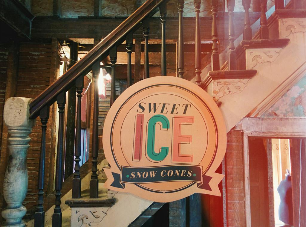 Come by the wicked #HamiltonFlea at Treble Hall on John St for a snow cone! It's hot and cheery up in here! #HamOnt