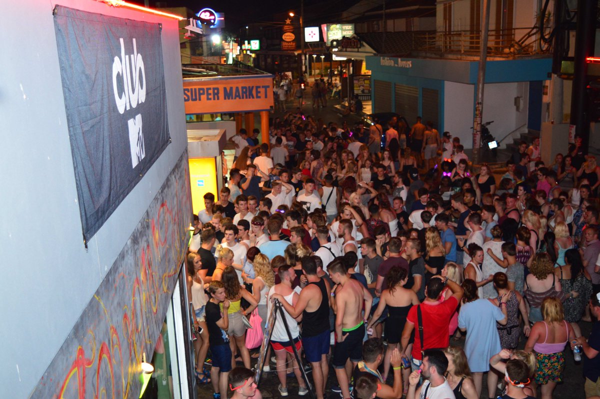 Group Mtv #Kavos #kavosnightlife #scene pics facebook.com/media/set/?set…